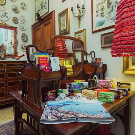 Atmosfere Del Centro Storico Naples