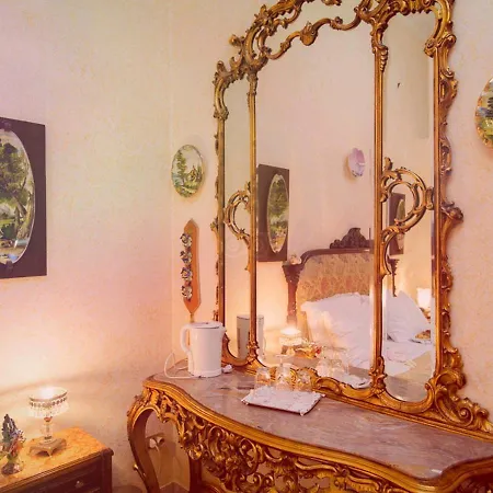 Atmosfere Del Centro Storico Naples