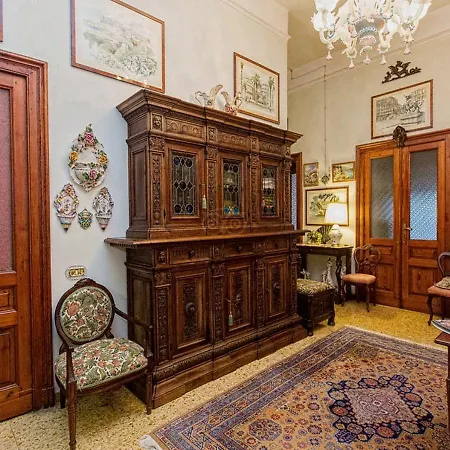 Atmosfere Del Centro Storico Couette-café 3*