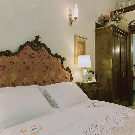Couette-café Atmosfere Del Centro Storico 3*